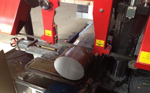 广华办事处卧式带锯床加工时出现明显振荡如何排查？