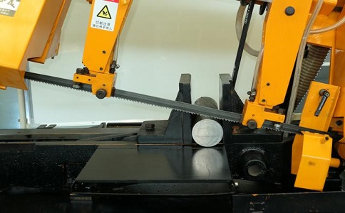 广华办事处数控带锯床自动送料精度会出现偏差吗？